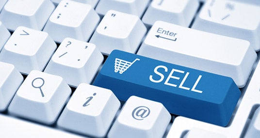 Sell icon button on the key of a computer keyboard © mama_mia/Shutterstock.com