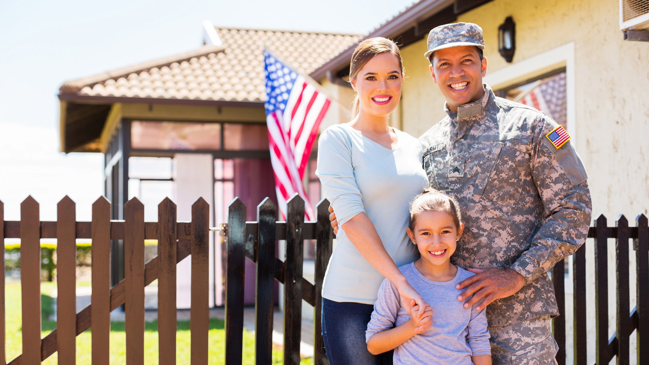american soldier reunited with family