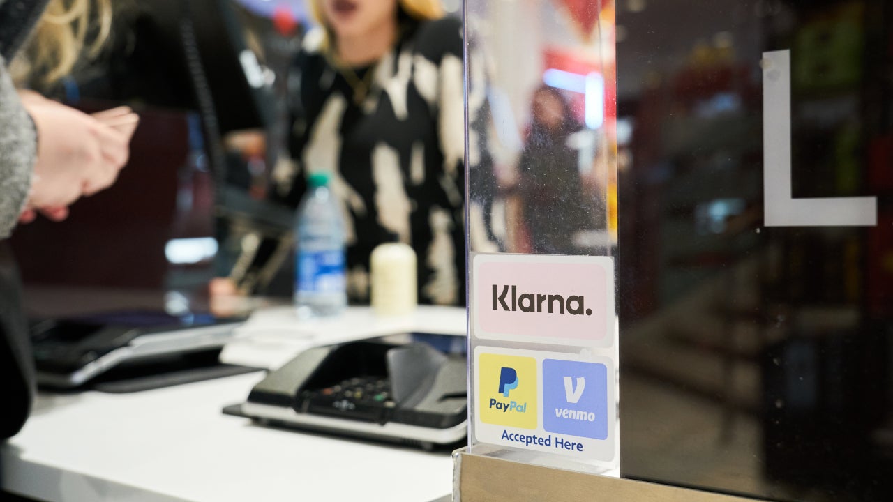 Klarna, PayPal, and Venmo stickers at checkout