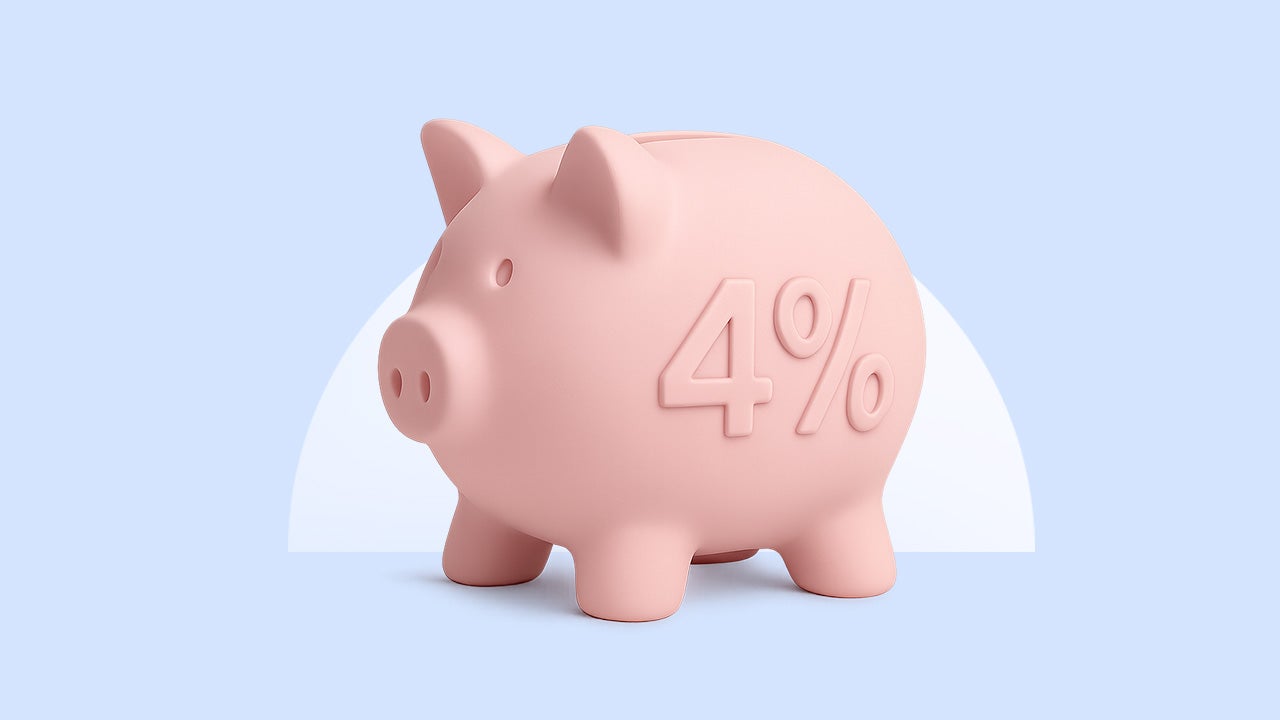 A piggy bank reads "4%" on the outside.