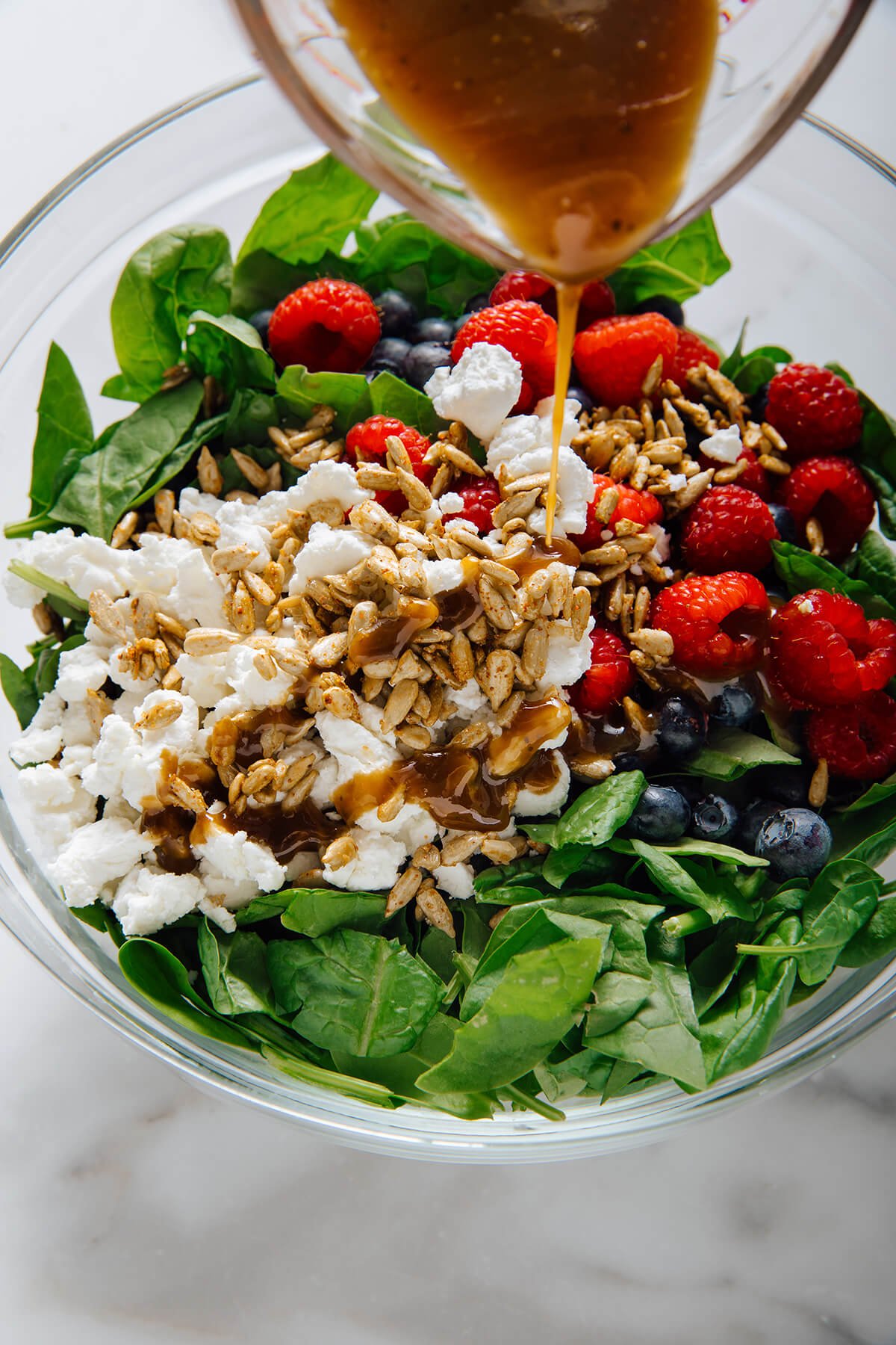 how to make berry spinach salad